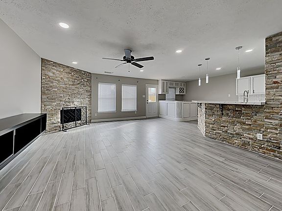 3rd image of 6610 Stonefort Ct