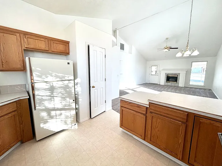 4650 N Date Palm Ave — Photo 6