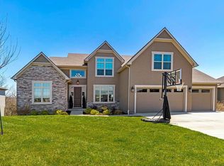 1236 Waverly Dr, Lawrence, KS 66049