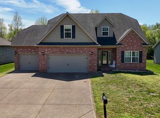 1518 Breezy Creek Dr, Evansville, IN 47720