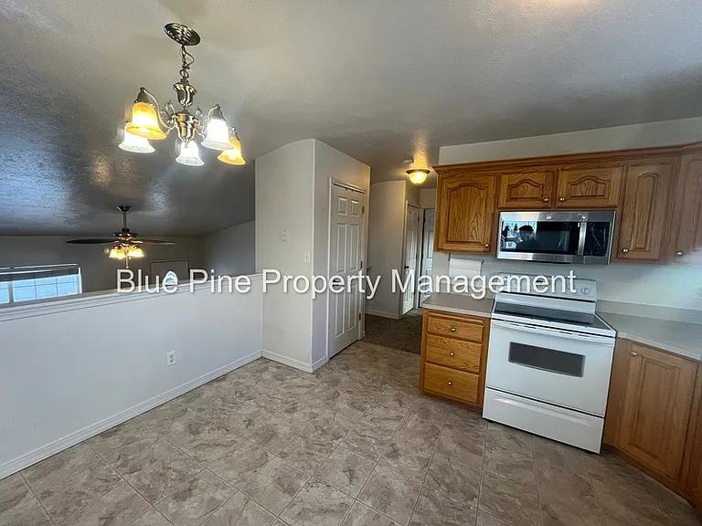 283 Kimberly Dr — Photo 5