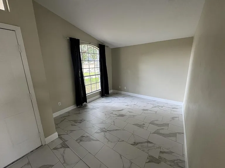 2347 Blake Way — Photo 6