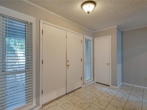 3rd image of 3903 Helmsford Dr