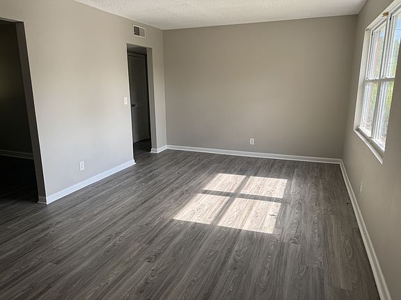 2nd image of 706 Linden Green Dr