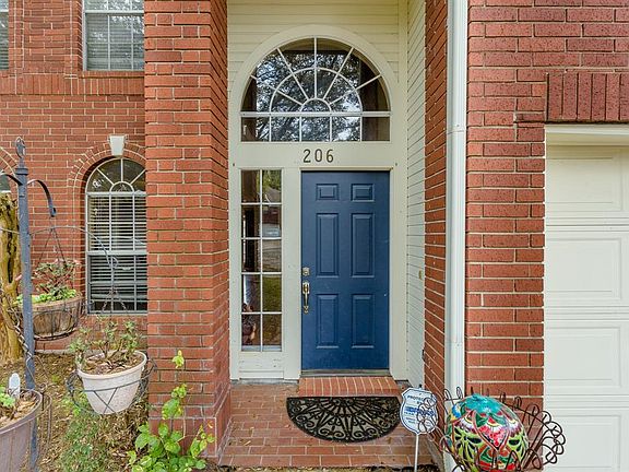 5th image of 206 S Meadows Ct