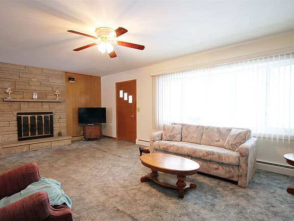 2nd image of 513 Cherry Ln
