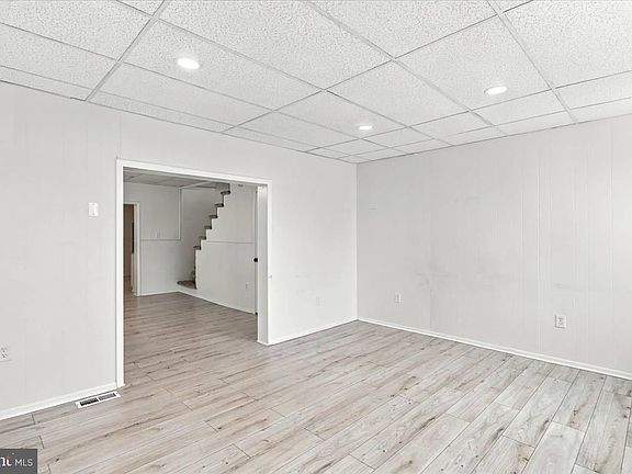 3rd image of 116 E Wilson Blvd
