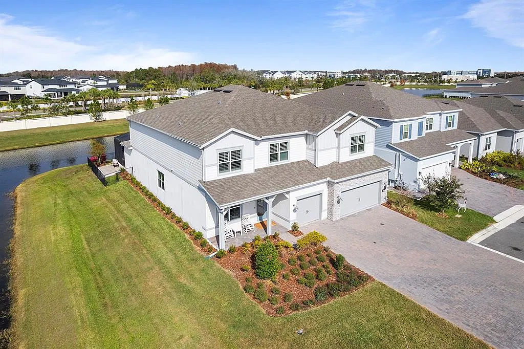 6 bed, 5.5 bath, 5389 sqft, $8,500 — Photo 3