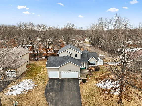 5th image of 553 Hawthorn Rd