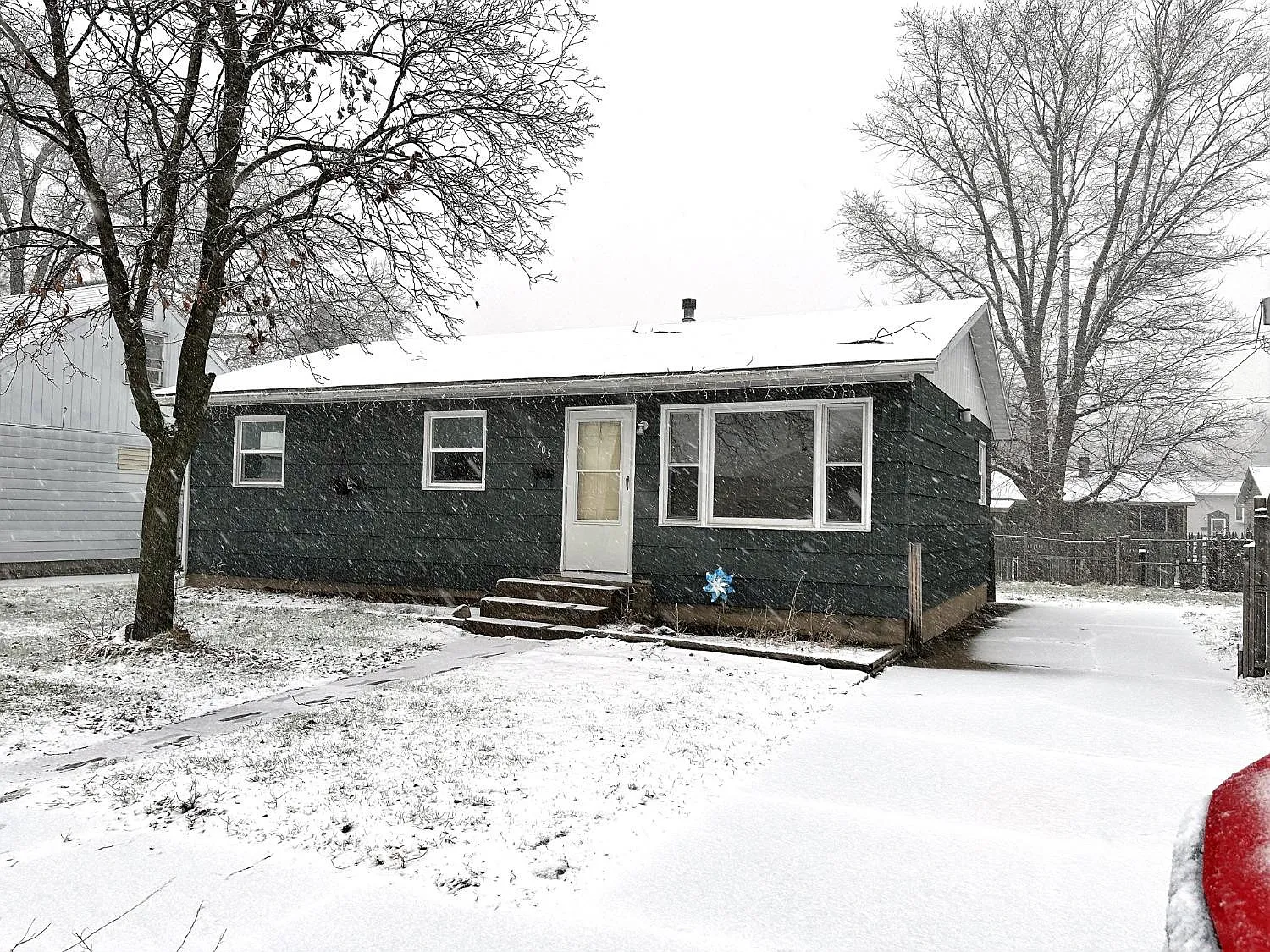 705 Indiana Ave photo 1