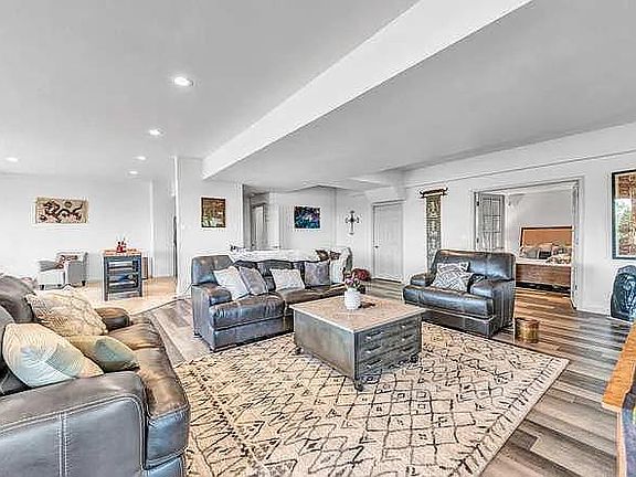 2nd image of 6366 Fairways Dr