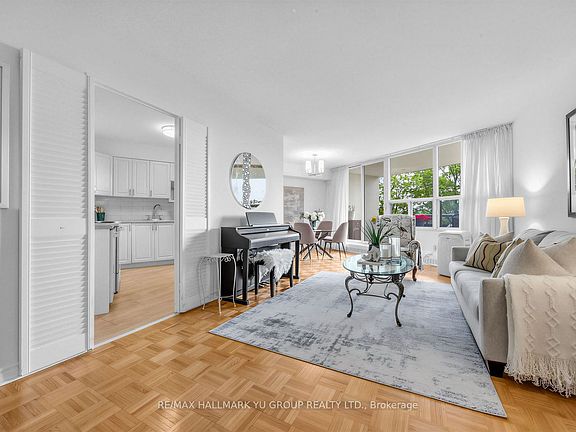3rd image of 15 Vicora Linkway #401