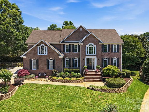 2nd image of 8901 Whipps Cross Ct