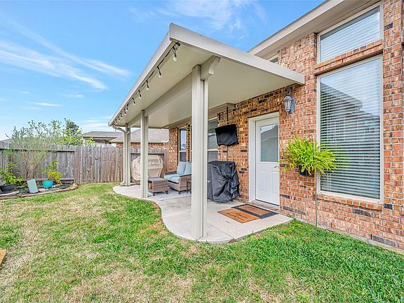4th image of 4857 Piares Ln