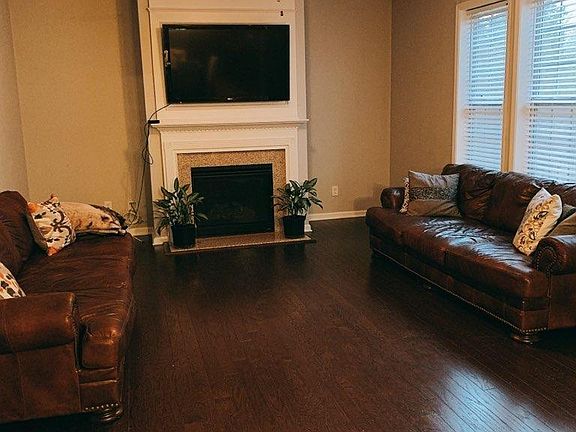 2nd image of 138 Drakewood Dr