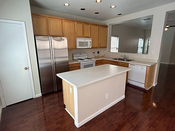 4th image of 18529 W Mariposa Dr