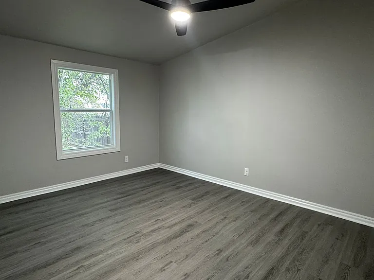 602 C St — Photo 17
