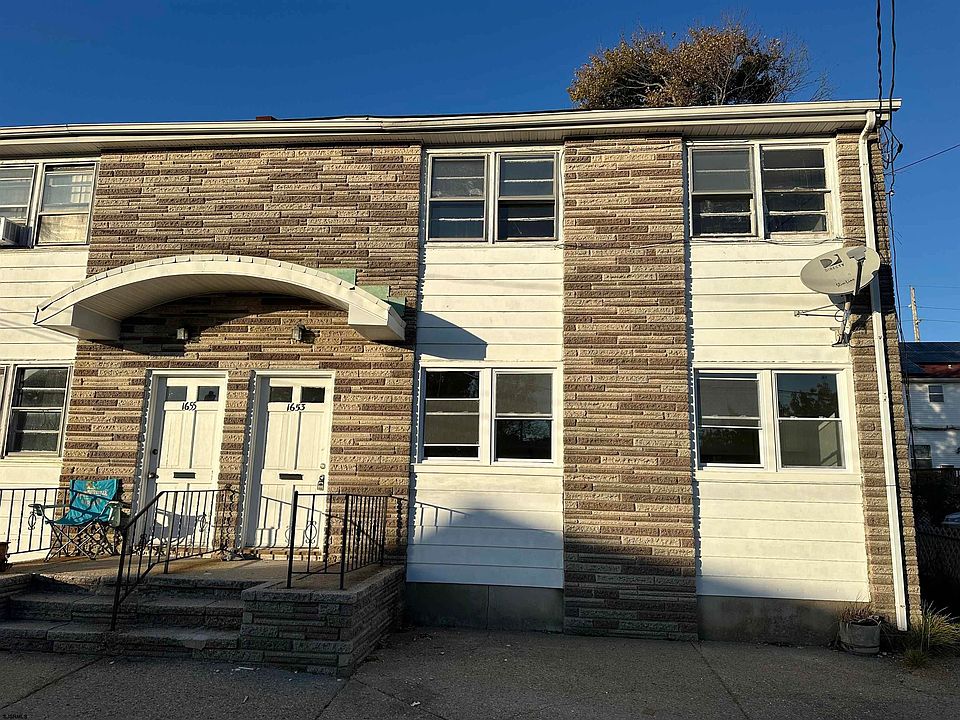 1st image of 1653 Beach Ave #A