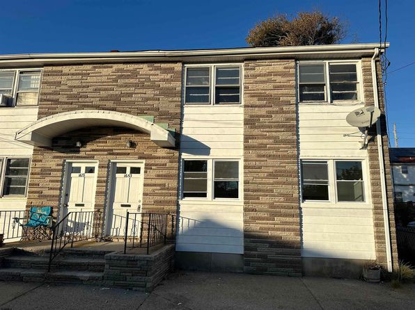 1653 Beach Ave #A