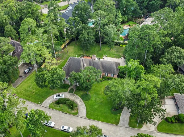 5611 Garden Point Dr, Kingwood, TX 77345
