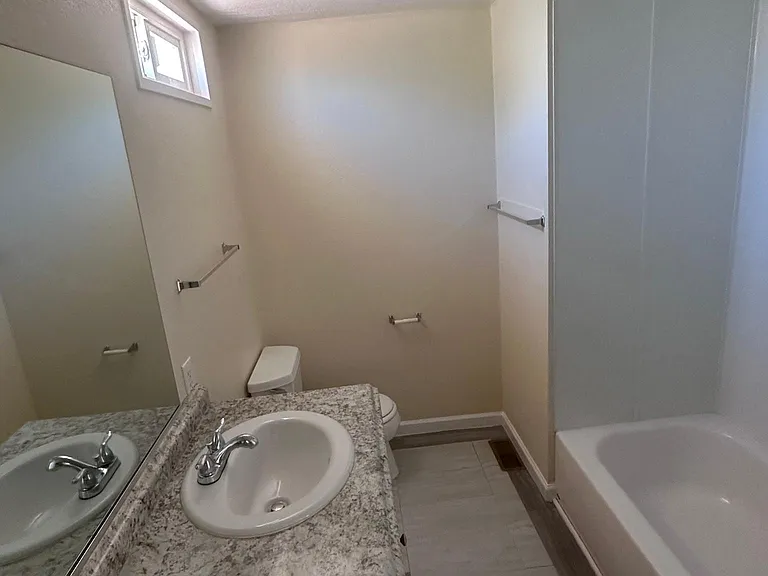 1554 N Guam St #7 — Photo 16