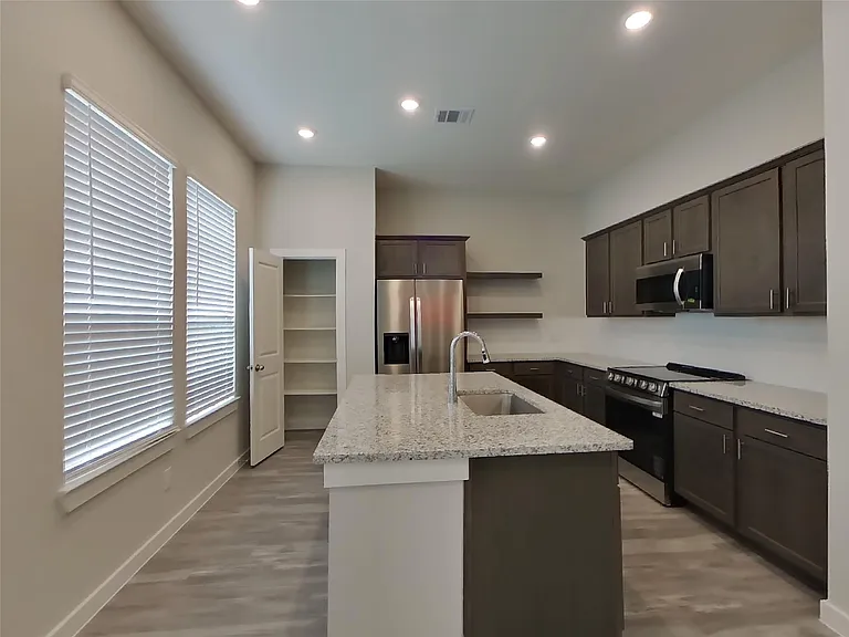 22709 Terrazzo Dr — Photo 5
