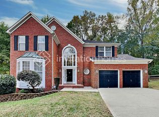 8737 Londonshire Dr, Charlotte, NC 28216