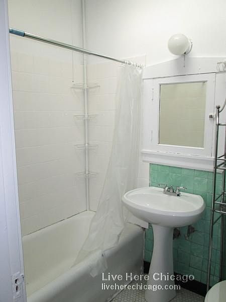 2nd image of 2940 N Broadway St APT 202