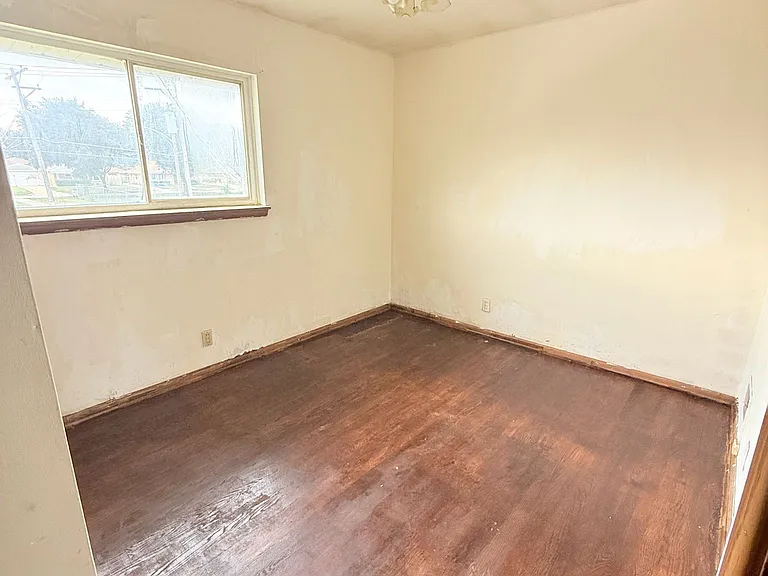 8043 W Appleton Ave #4 — Photo 2