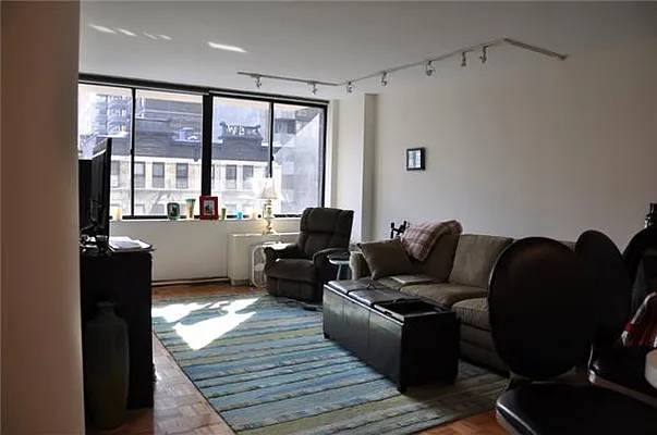 Rented by GARG Real Estate | media 8