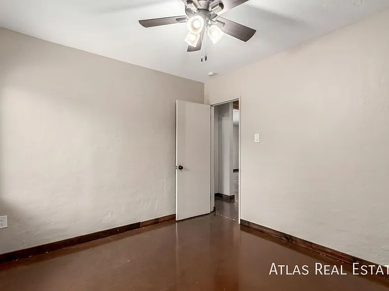 224 W Montecito Ave — Photo 23
