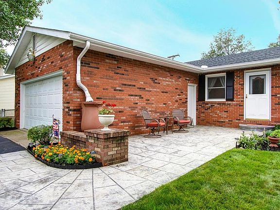 3rd image of 2749 Clark Dr