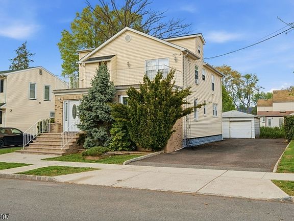 2nd image of 145 Sheridan Ave
