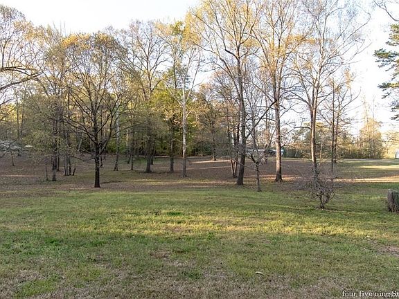 2nd image of 113 Deer Trail Dr