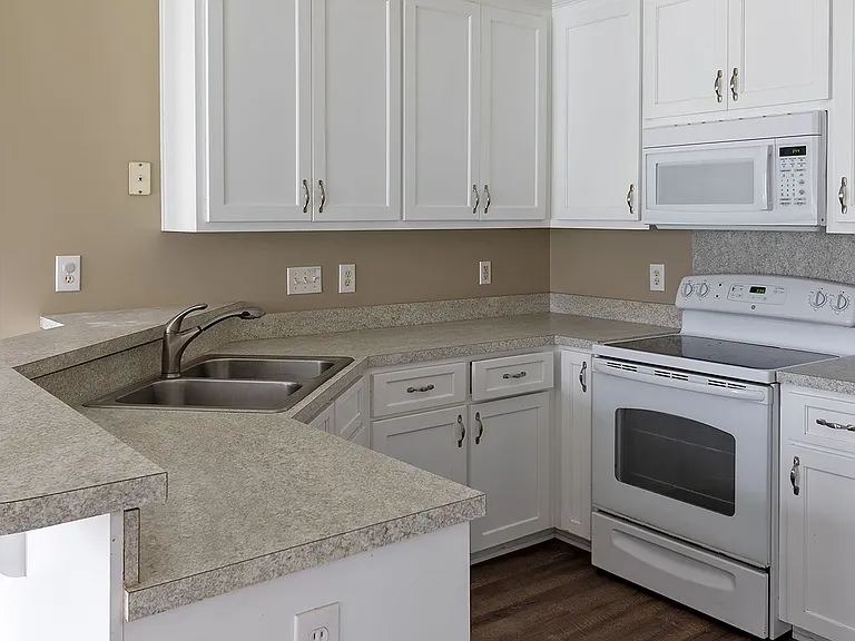 311 Cambridge St — Photo 11