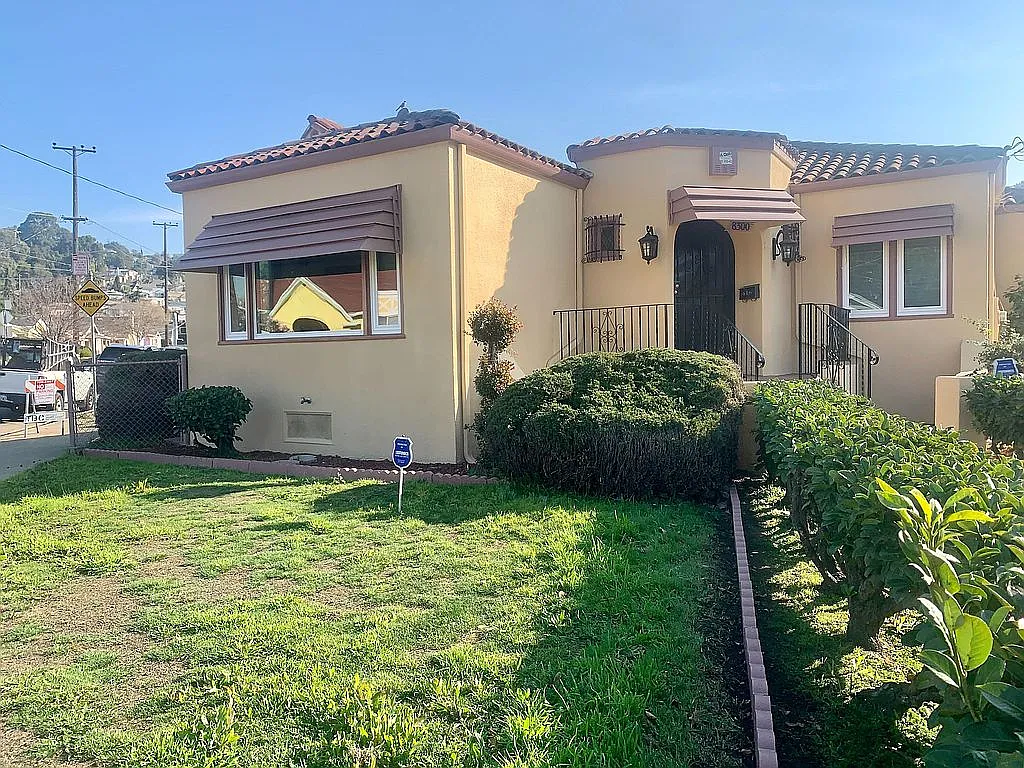 8300 Iris St photo 1