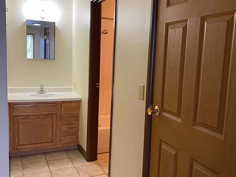 Crestwood Apartments — Photo 61