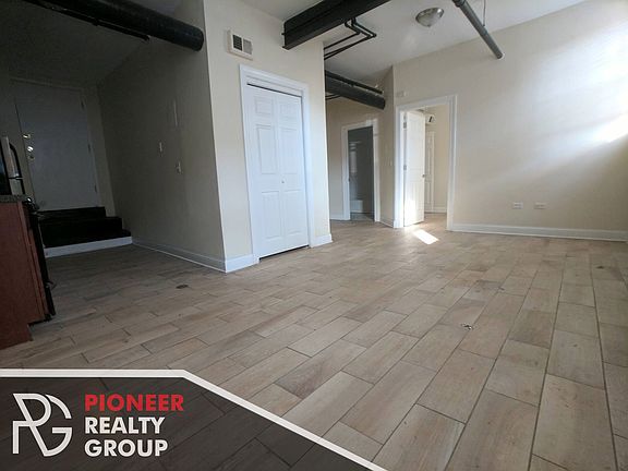 3rd image of 1444 W Byron St S #3900-G