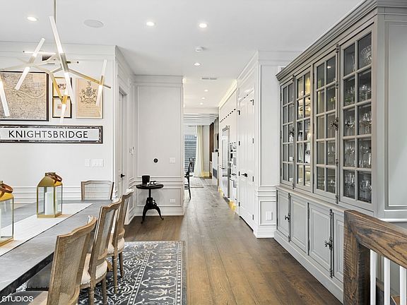 5th image of 2035 N Wolcott Ave