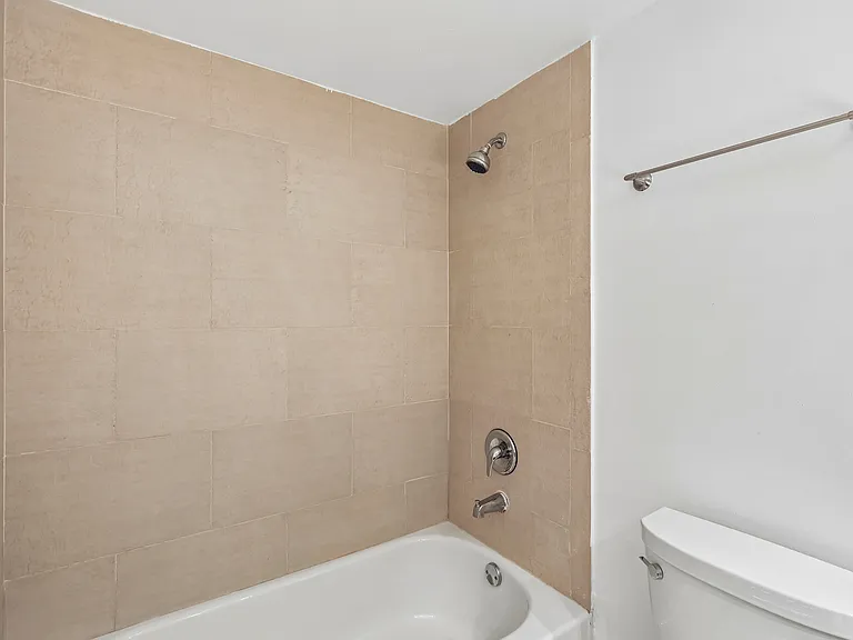 The Oaks Condominium — Photo 73