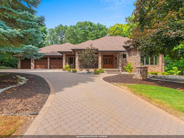 2920 Parkwood Dr, Green Bay, WI 54313