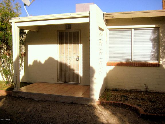3rd image of 325 E Blacklidge Dr
