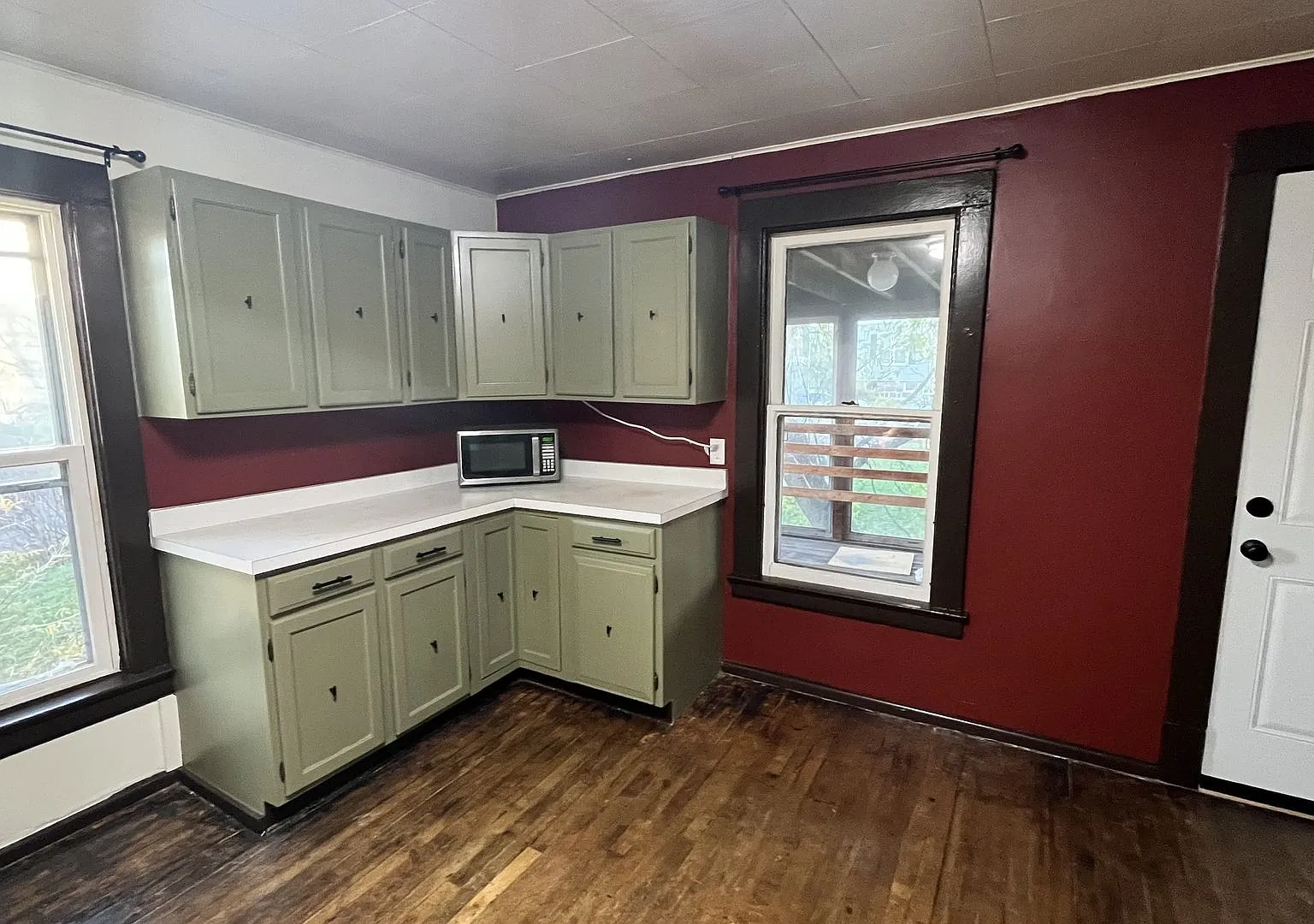2nd Fl 2 Bedroom Apartment - Available August — Photo 4