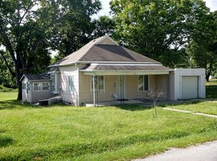105 S Main St, Grant City, MO 64456