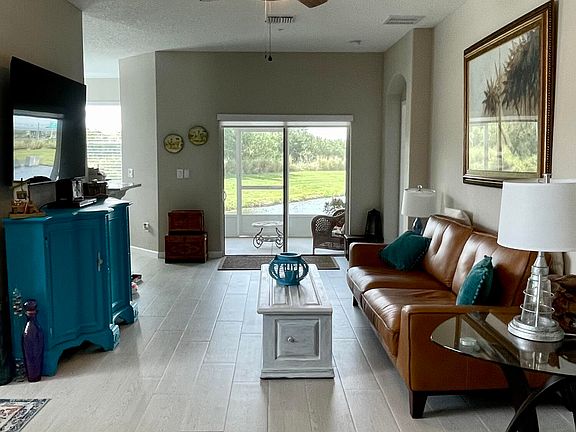 3rd image of 3940 Playa Del Sol Dr #106