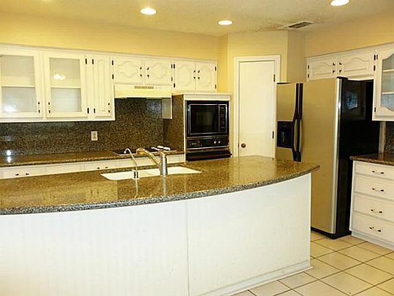5th image of 3308 Hidden Cove Dr