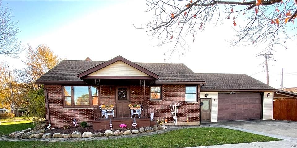 1st image of 7 Avalon Dr