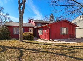 4849 Indian Hills Dr, Racine, WI 53406