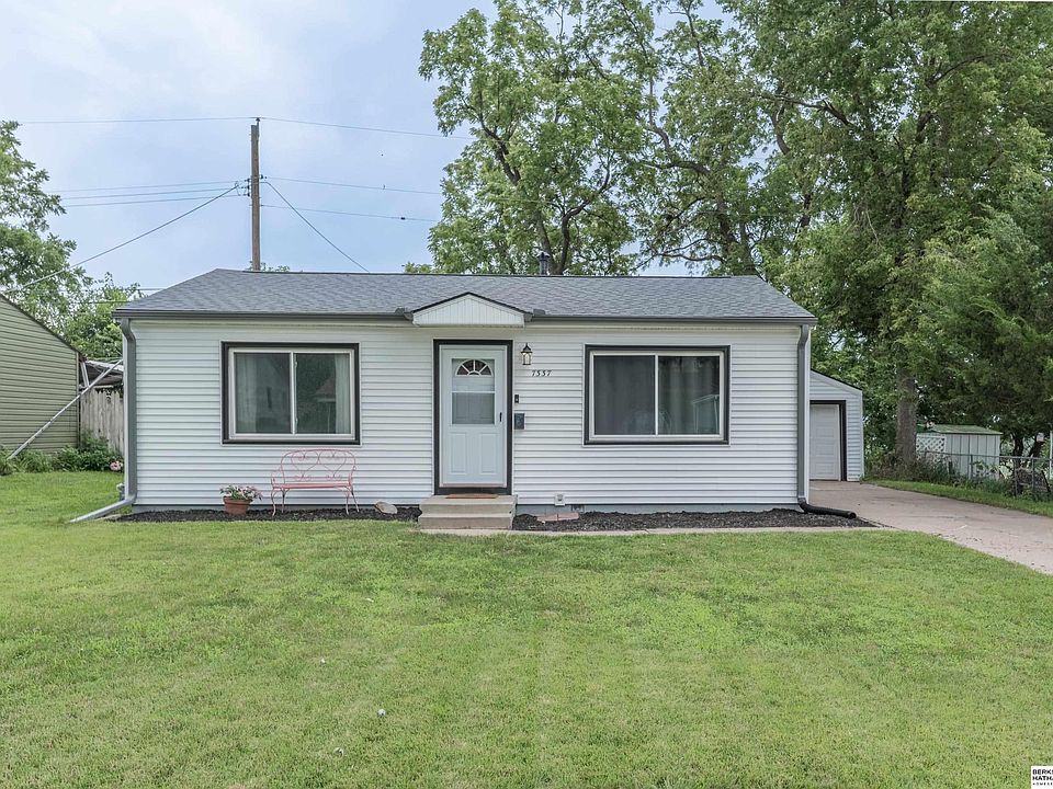 1st image of 7337 S 69th St