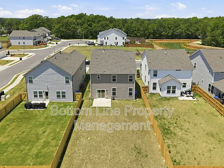 24 Blackthorn Ln — Photo 14